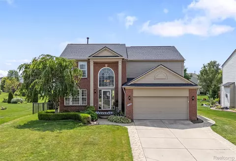 17736 Troon Trl, Macomb, MI 48042