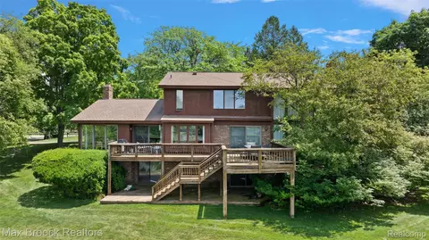 3350 Franklin Rd, Bloomfield Hills, MI 48302