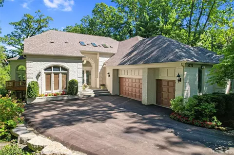 5575 Forman Dr, Bloomfield Hills, MI 48301