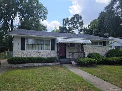 2818 Epsilon Trl, Flint, MI 48506