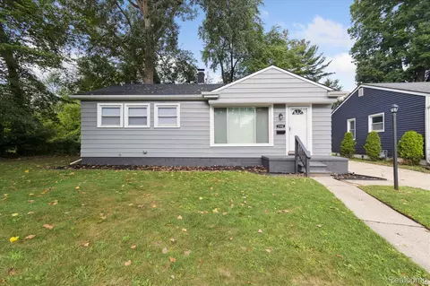 1102 Magnolia Dr, Inkster, MI 48141