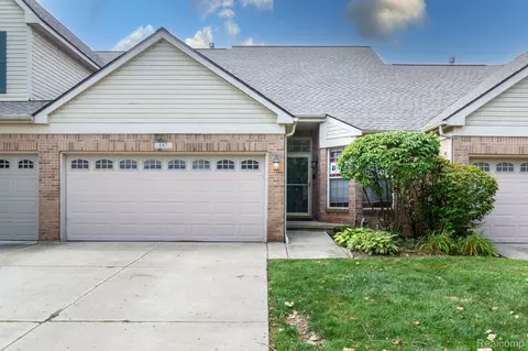 157 Carson Dr, Westland, MI 48185