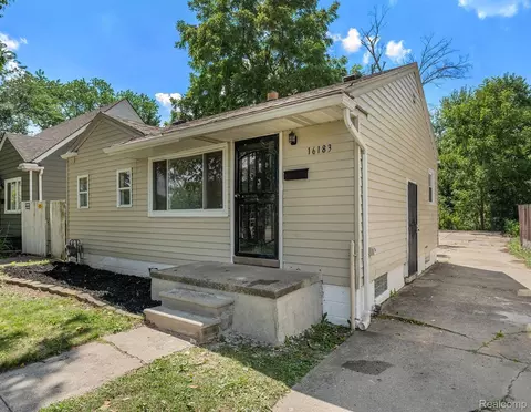 16183 Salem St, Detroit, MI 48219