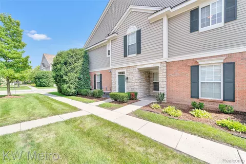 1088 Alameda Blvd, Troy, MI 48085