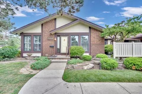 40584 Newport Ct, Plymouth, MI 48170