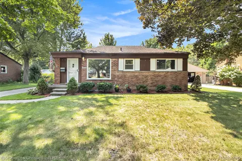 30539 Minton St, Livonia, MI 48150