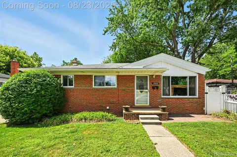 28519 Park Ct, Madison Heights, MI 48071