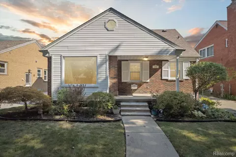 15224 Champaign Rd, Allen Park, MI 48101