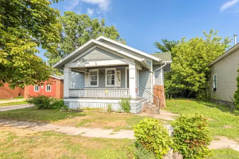 1418 8th St, Port Huron, MI 48060