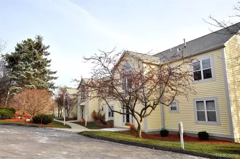 2225 S Huron Pkwy #4, Ann Arbor, MI 48104