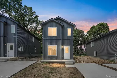 57 N Roselawn, Pontiac, MI 48342