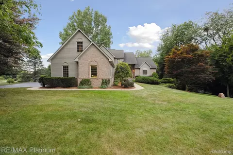 8872 Thornapple Dr, Putnam, MI 48169