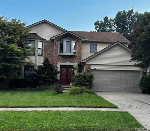 19642 Shorecrest Dr, Clinton Township, MI 48038