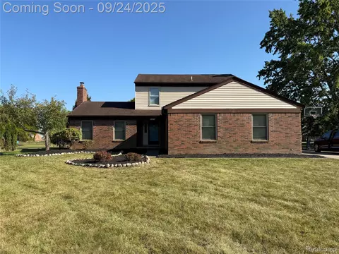 28615 Ryan Dr, Farmington, MI 48336