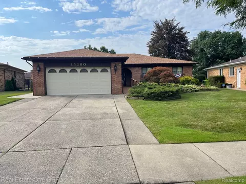 15280 Valerie Dr, Macomb, MI 48044
