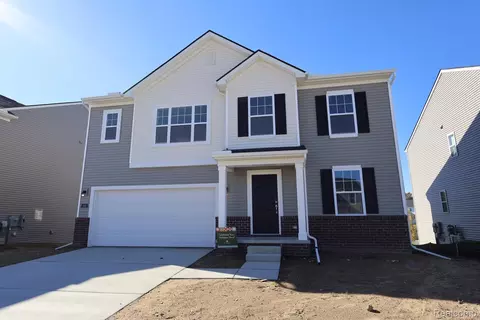 395 Edge Brook Dr, Holly, MI 48442