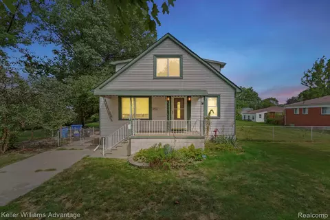3911 Williams St, Dearborn Heights, MI 48125