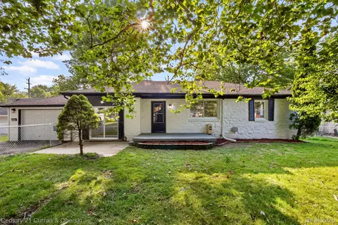 21779 Seminole St, Southfield, MI 48033