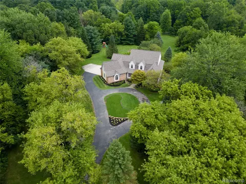 6728 Spring Crk, Plymouth, MI 48170