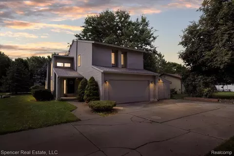 734 Locust Dr, Davison, MI 48423