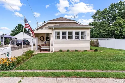312 Hughes St, Clio, MI 48420