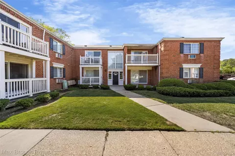 2440 Parmenter Blvd #112, Royal Oak, MI 48073