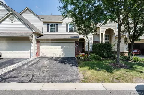 38360 Churchill Ln, Farmington Hills, MI 48331
