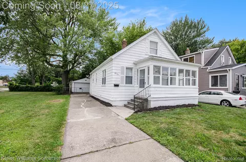 8734 Chalmers Ave, Warren, MI 48089