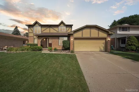 6900 Woonsocket St, Canton, MI 48187
