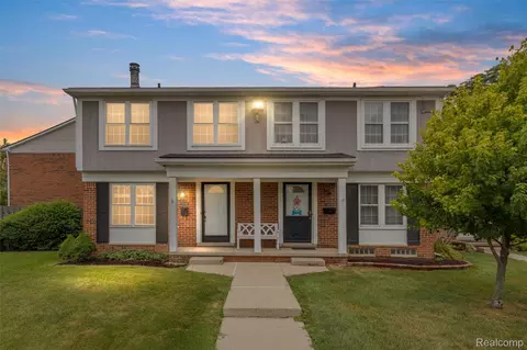 36640 Park Place Dr, Sterling Heights, MI 48310