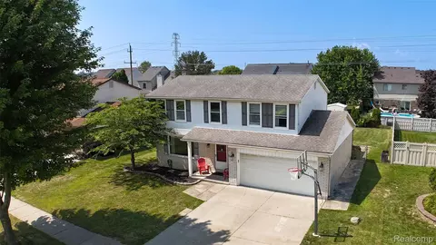 24550 Colonial Dr, Woodhaven, MI 48183