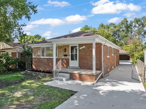 5911 Highview St, Dearborn Heights, MI 48127
