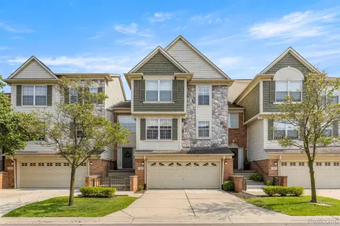 6 Bradford Ct, Dearborn, MI 48126