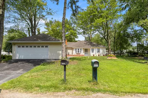 33720 Melton St, Westland, MI 48186