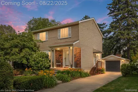 1511 E 5th St, Royal Oak, MI 48067