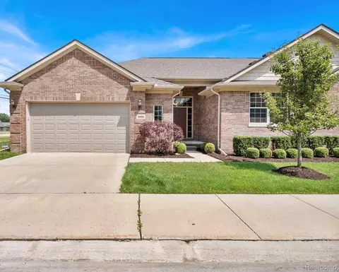 30956 Georgetown Dr, Warren, MI 48093