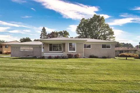 53626 Debra Dr, Shelby Township, MI 48316