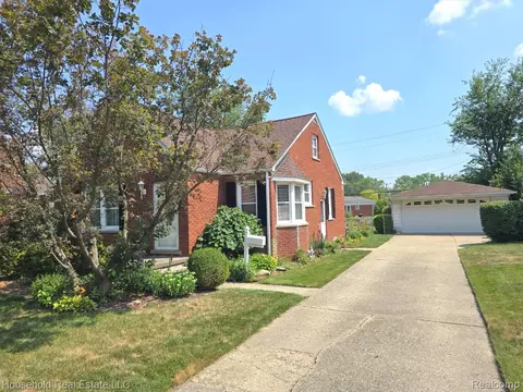 26532 Crystal Ave, Warren, MI 48091