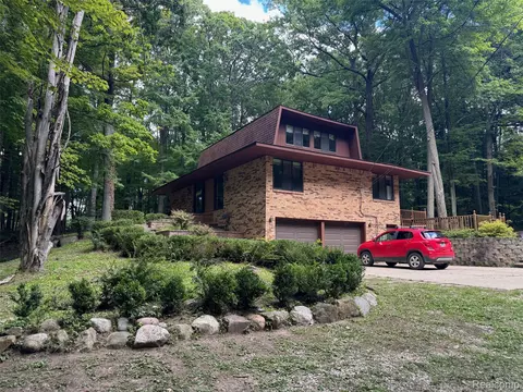 3711 Baldwin Rd, Metamora, MI 48455