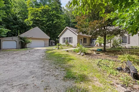 634 W Maple Ridge Rd, Twining, MI 48766