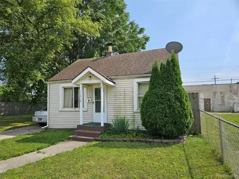 11012 Paige Ave, Warren, MI 48089