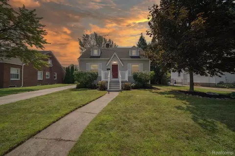 57 High St, Mount Clemens, MI 48043