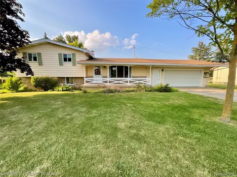 4472 Grand Blanc Rd, Mundy, MI 48473