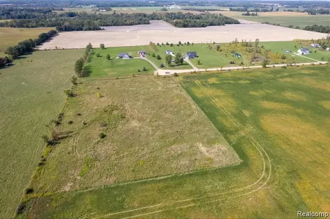 7654 Antler Trl, Imlay City, MI 48444