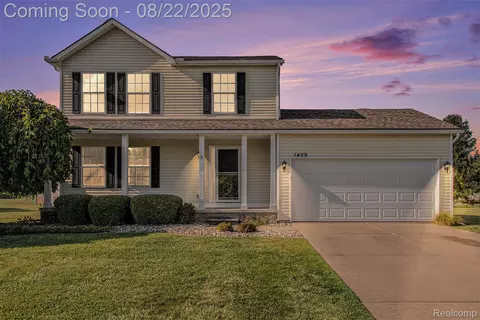 1459 Manistee Dr, Grand Blanc, MI 48439