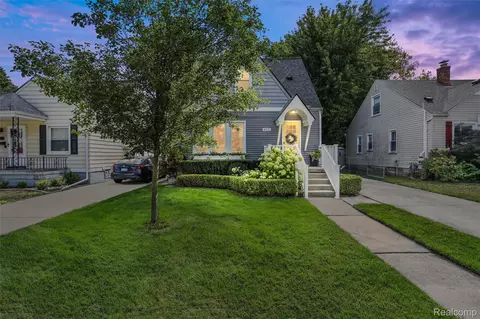 812 N Edison Ave, Royal Oak, MI 48067