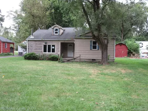 3450 Swartz Rd, La Salle, MI 48145