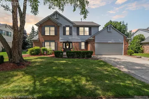 24617 Picara Dr, Novi, MI 48374