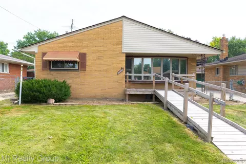 24800 Culver St, Saint Clair Shores, MI 48080