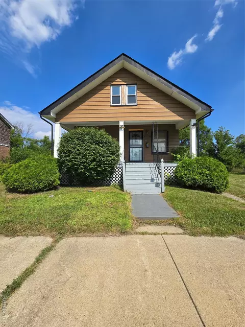 17520 Russell St, Highland Park, MI 48203